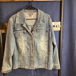 Semi fitted jean‎ jacket